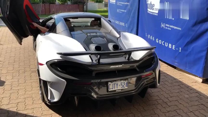 {賭馬}(迈凯伦650s多少钱一辆)