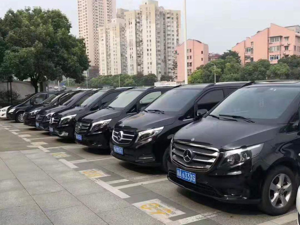 {賭馬}(北京长期租车一年多少钱)